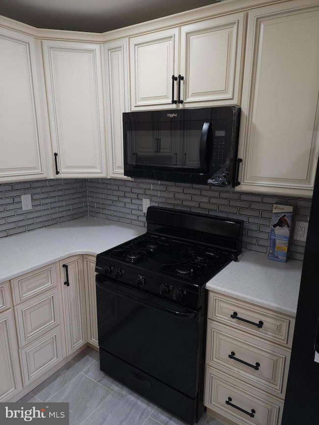8303 Ridgeway St unit 2 ND FLOOR, Philadelphia, PA 19111 - photo 7