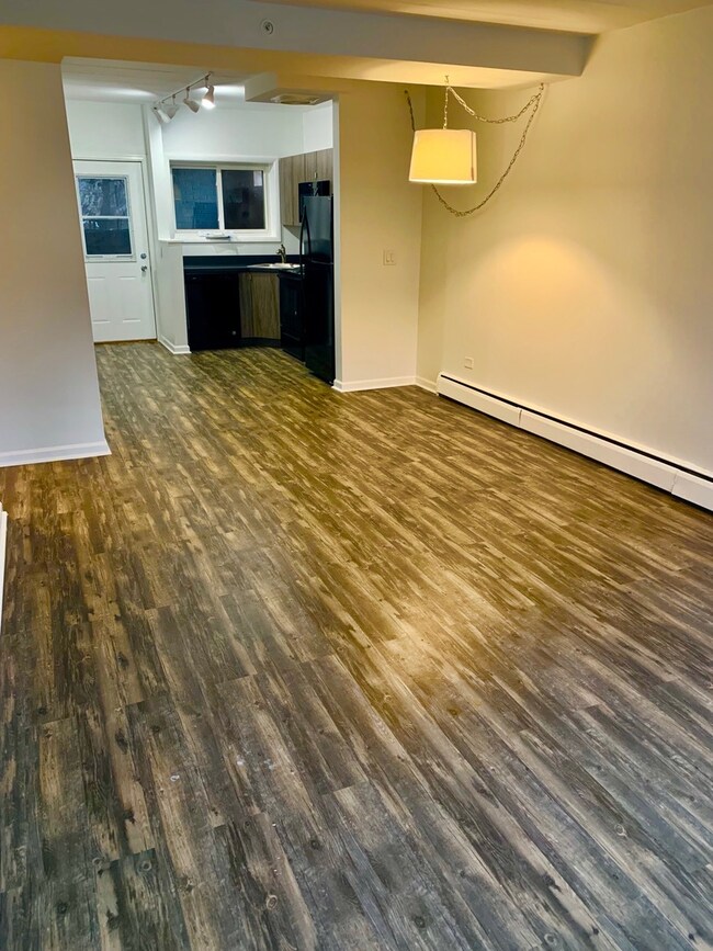 1307 College Ave unit 108, Wheaton, IL 60187 - photo 5