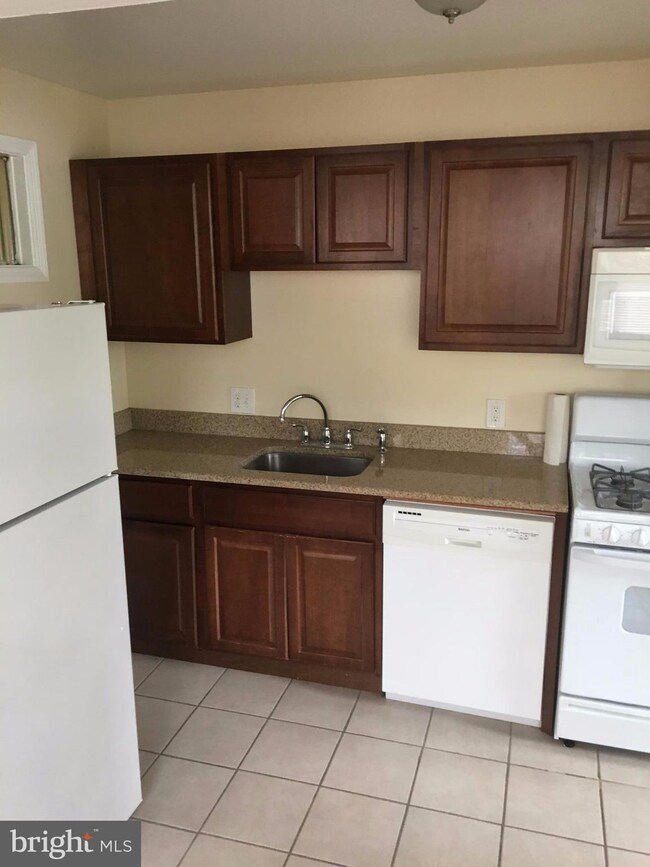 4232 Park Heights Ave unit C, Baltimore, MD 21215 - photo 2