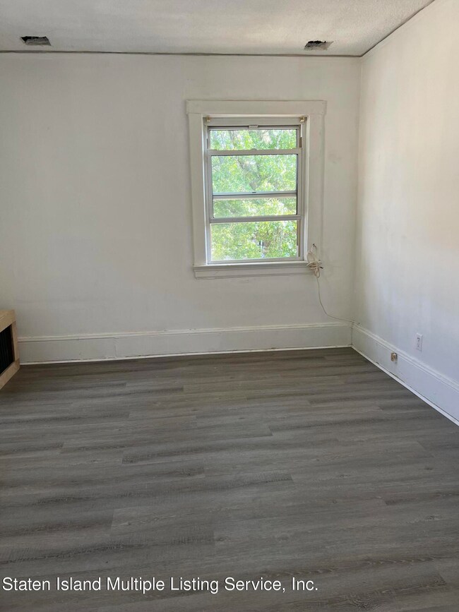 3020 Amboy Rd unit 2, Staten Island, NY 10306 - photo 5