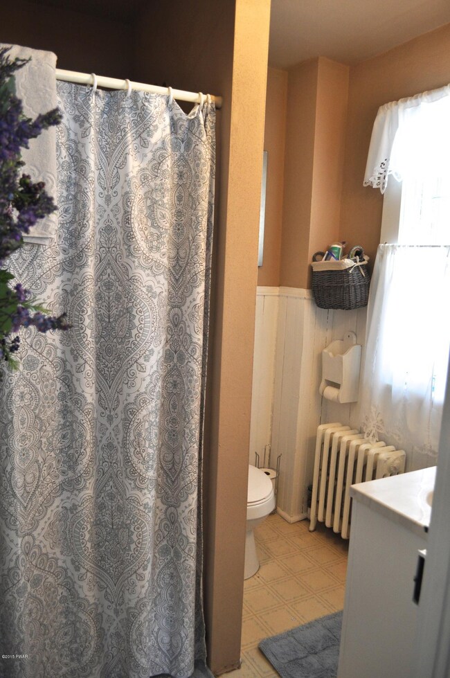 409 5th St, Milford, PA 18337 - photo 3