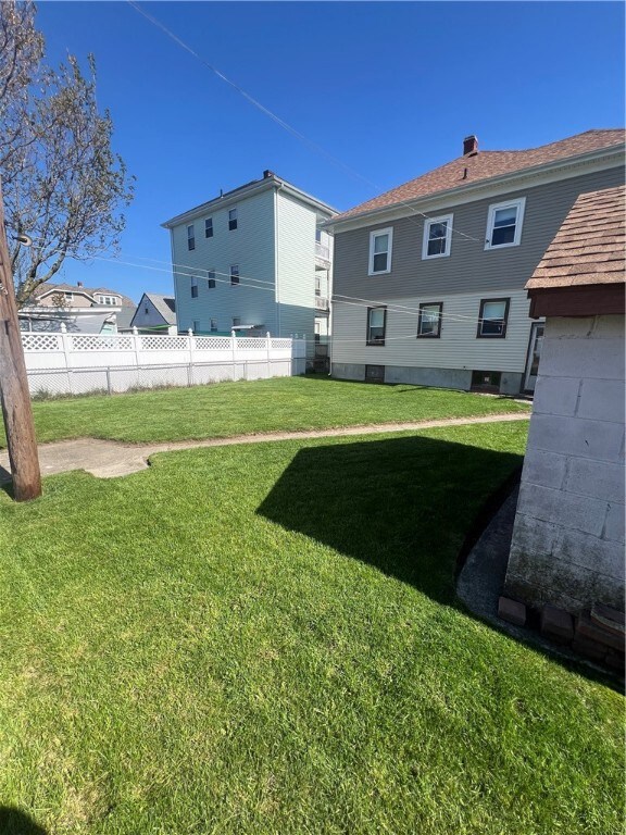 78 Margaret St, Pawtucket, RI 02860 - photo 4