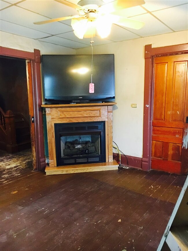 289 N Carroll St, Wabash, IN 46992 - photo 3