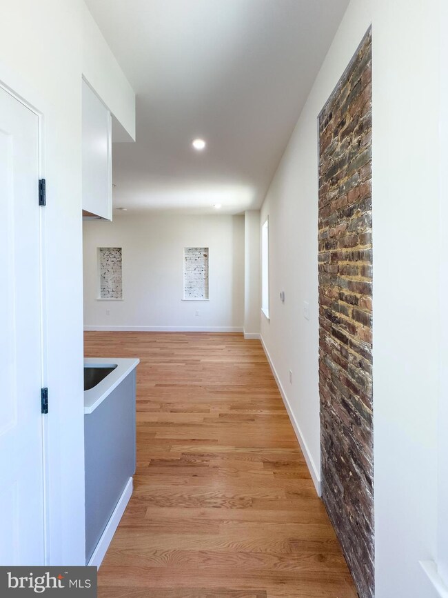 101 E Trenton St unit 1, Baltimore, MD 21202 - photo 6