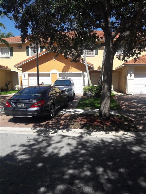 6545 Catalina Ln, Tamarac, FL 33321 - photo 3