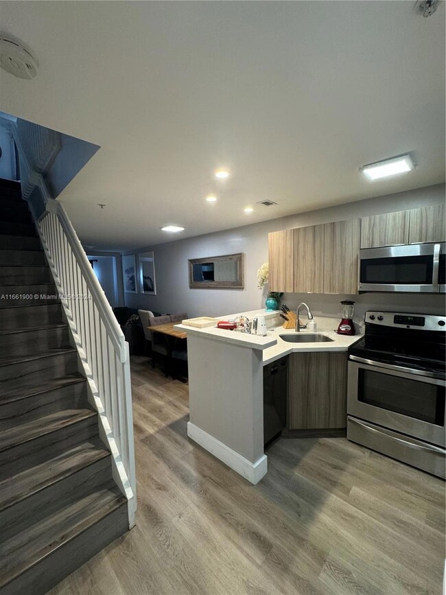 821 SW 2nd St unit 2, Miami, FL 33130 - photo 7