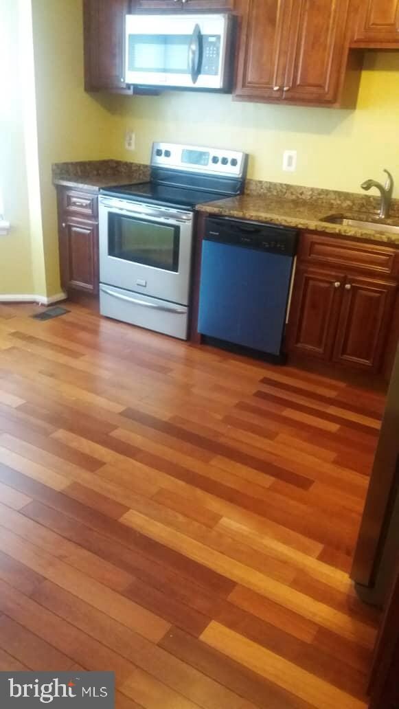 13116 Silver Maple Ct, Bowie, MD 20715 - photo 5