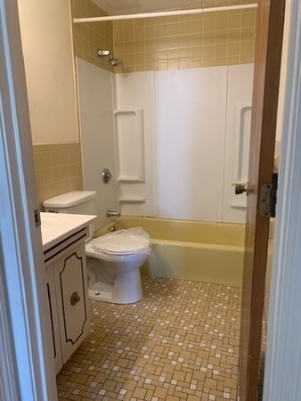 20 South St unit 7, Lynn, MA 01905 - photo 6