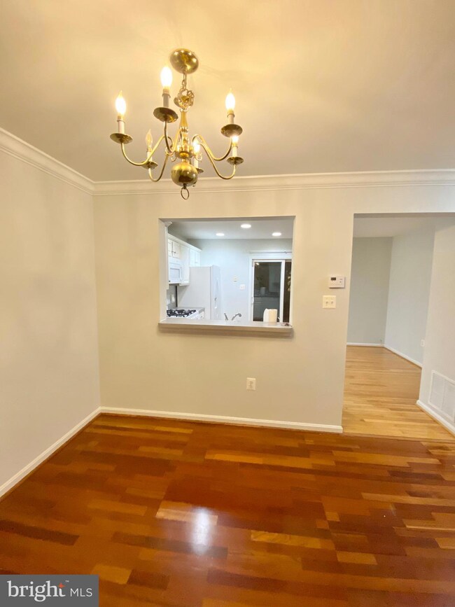 14376 Legend Glen Ct, Gainesville, VA 20155 - photo 6