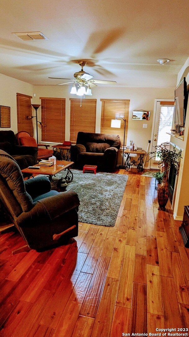 4103 Dunn Oak Dr, San Antonio, TX 78223 - photo 6