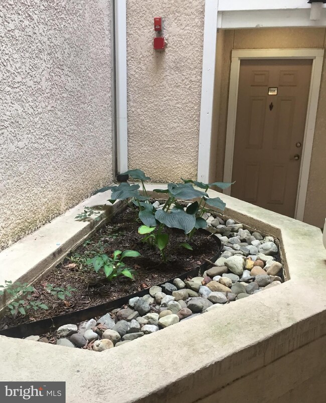 1524 Lincoln Way unit 120, McLean, VA 22102 - photo 5