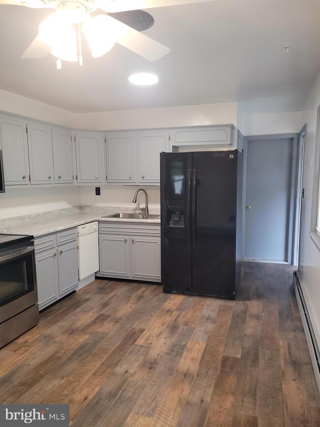 6825 White Rock Rd, Sykesville, MD 21784 - photo 7