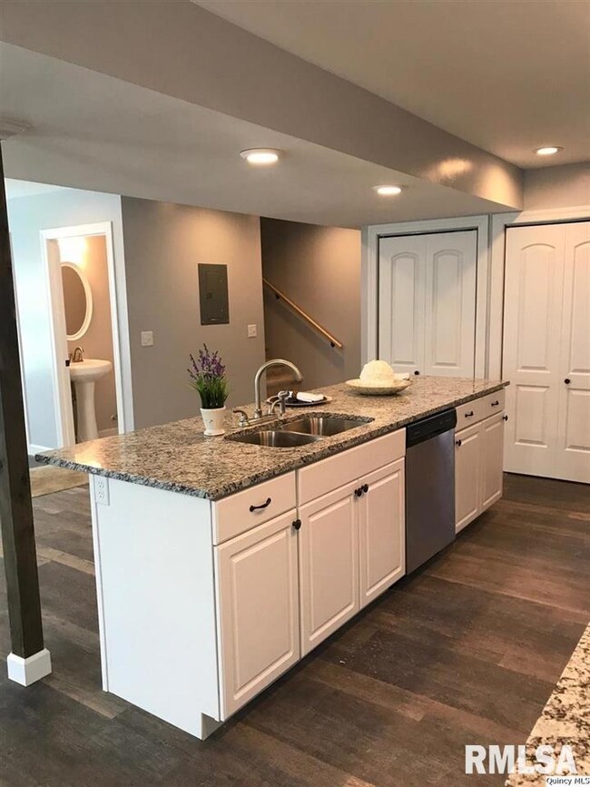 1835 W 55th St, Davenport, IA 52806 - photo 2