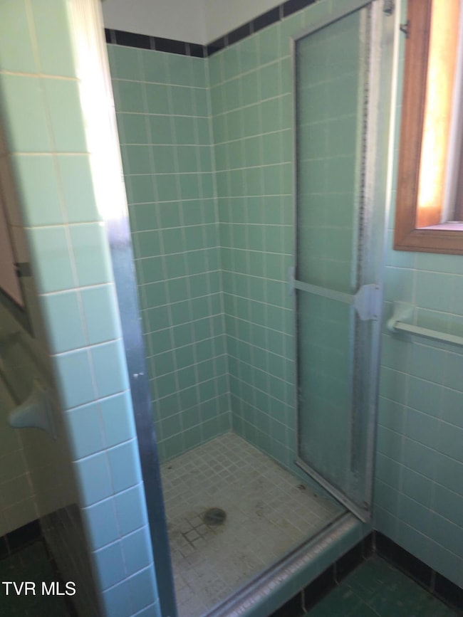 211 Carroll Dr, Fries, VA 24330 - photo 6