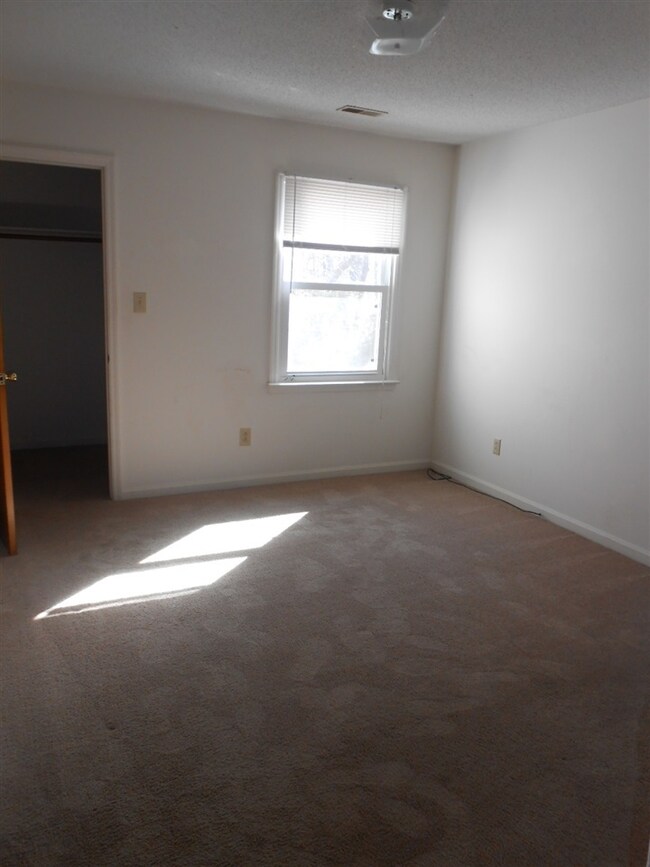 104 Stallion Dr, Jacksonville, NC 28540 - photo 5