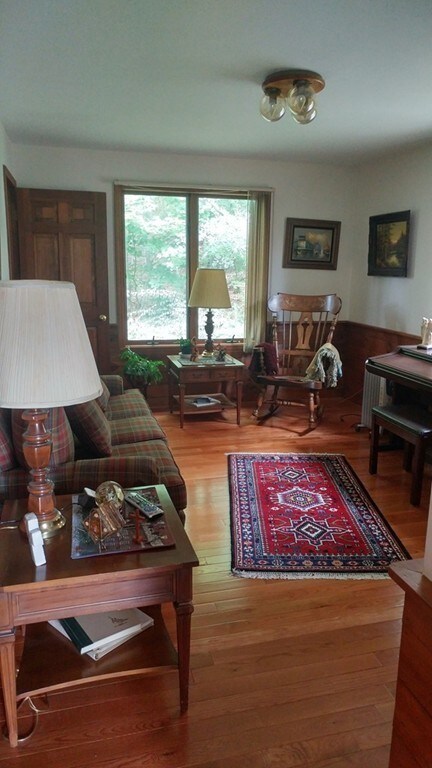 7 Weetamoe St, Worcester, MA 01602 - photo 5