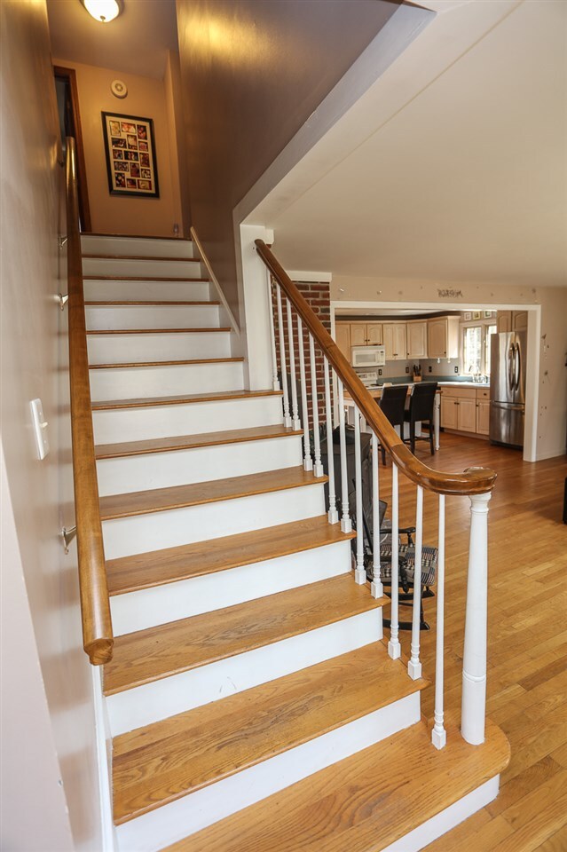 526 Black Brook Rd, Goffstown, NH 03045 - photo 4