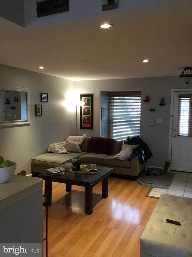 18901 Coral Grove Terrace, Germantown, MD 20874 - photo 4