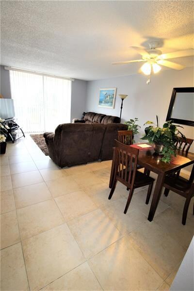 2630 Coconut Bay Ln unit 2-I, Sarasota, FL 34237 - photo 5