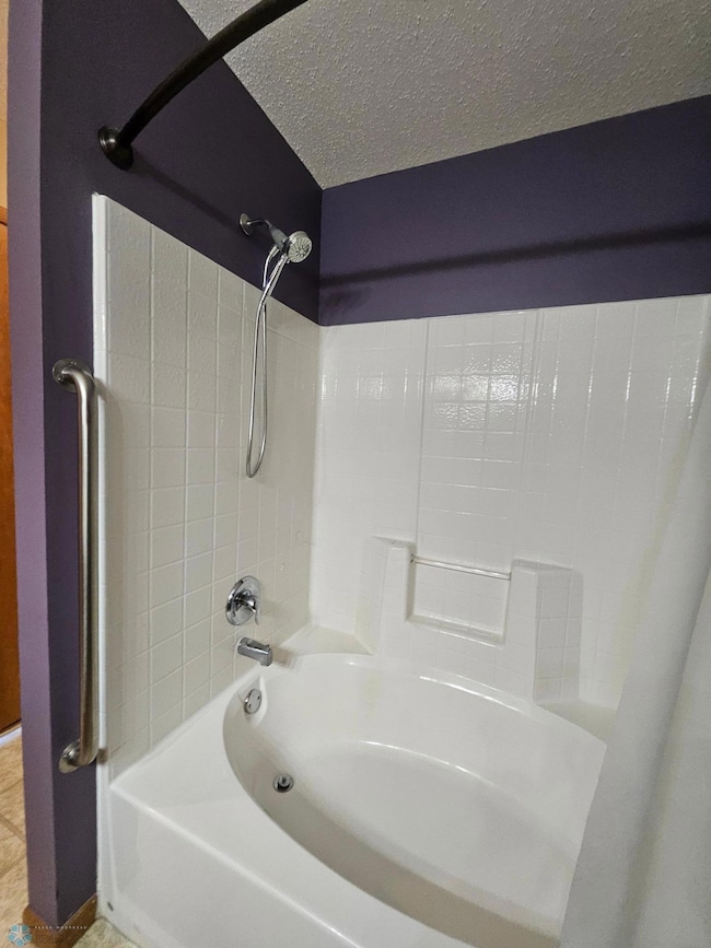 Upstairs tub.jpg