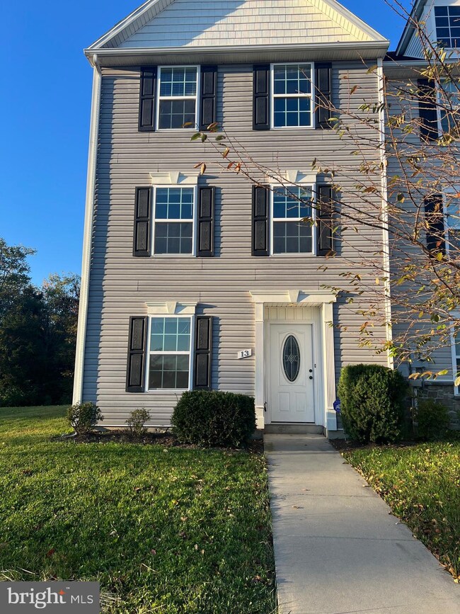 13 Envy Ct, Inwood, WV 25428 - photo 4