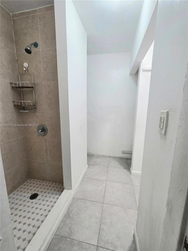 3411 N 72nd Way unit 1, Hollywood, FL 33024 - photo 4