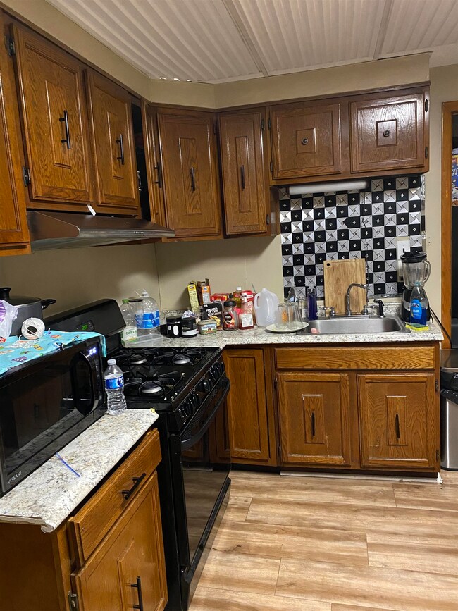 75 Highwood Terrace unit 2, Weehawken, NJ 07086 - photo 3