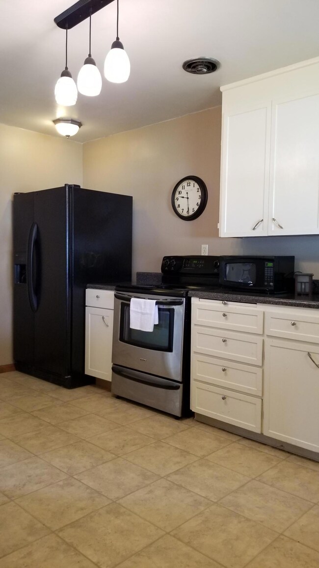 313 13th Ave NE, Jamestown, ND 58401 - photo 4