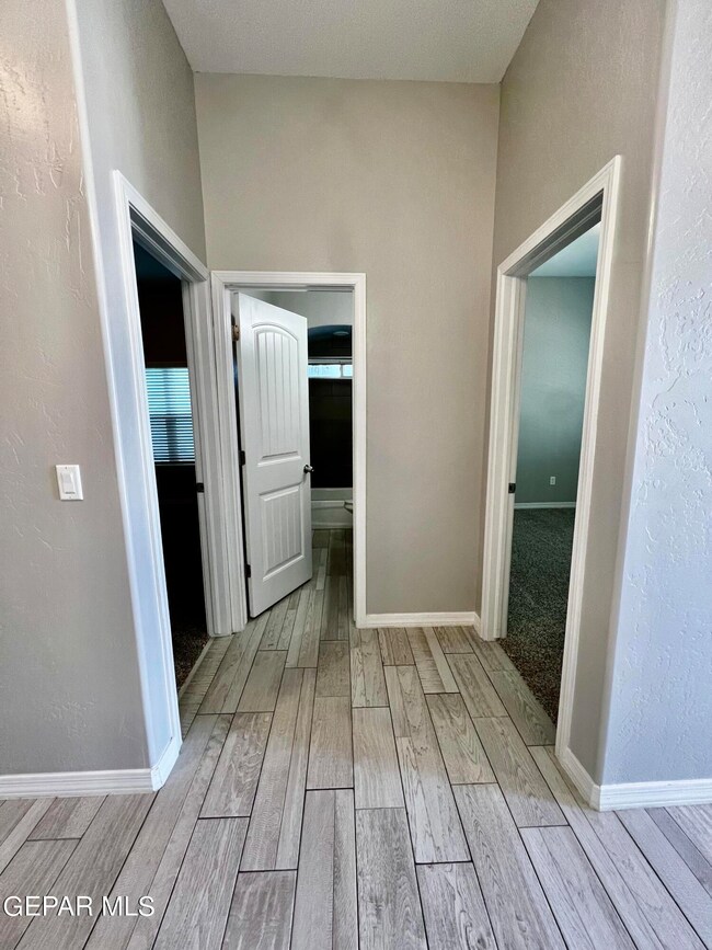 13640 Glen Vista Ln, Horizon City, TX 79928 - photo 5