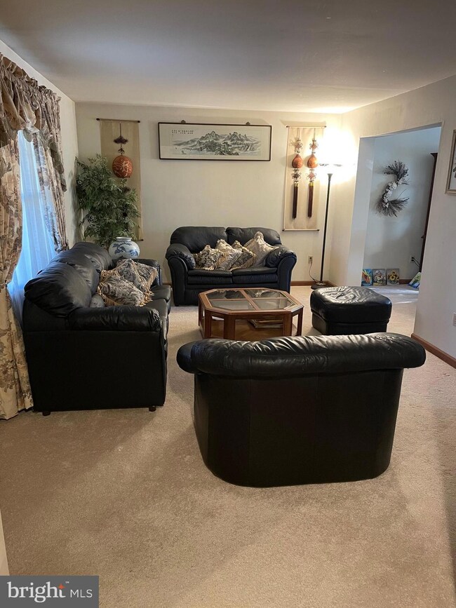 1021 Alexander Dr, Hatfield, PA 19440 - photo 5