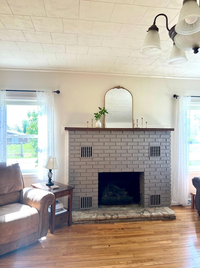 114 E Kanel Ave, Seymour, MO 65746 - photo 7