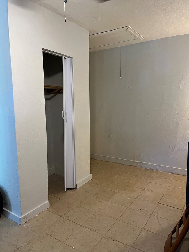 7634 S Hall St, Houston, TX 77028 - photo 6