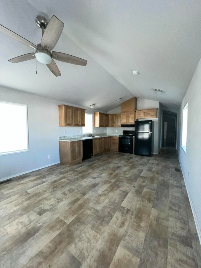 4000 Round Lake Rd. #96