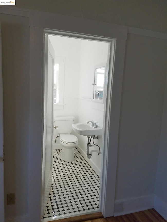 unlisted-address, Oakland, CA 94606 - photo 5