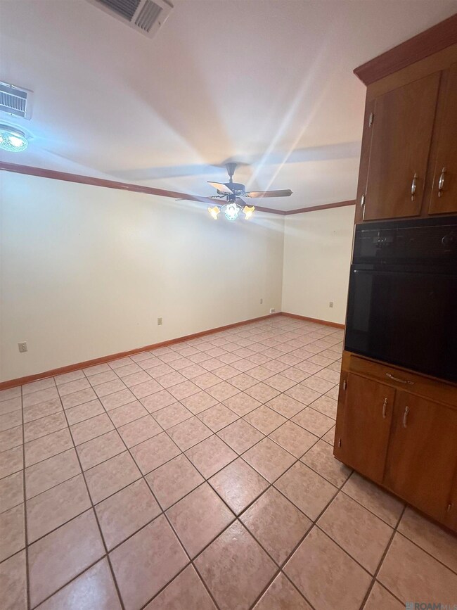 1004 N 12th St, Port Allen, LA 70767 - photo 2