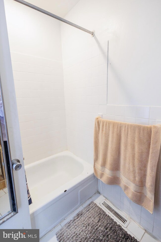 6027 Hoover Dr, Mays Landing, NJ 08330 - photo 3