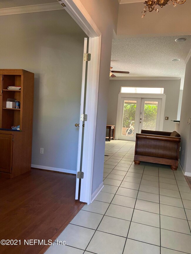 596E7355-CE3C-4CFD-B201-F729F90251C4