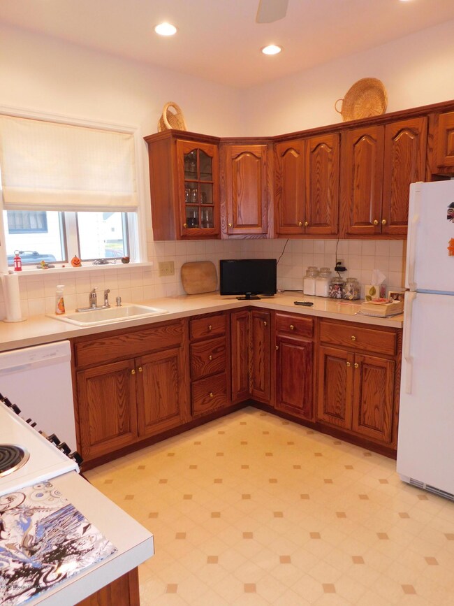 1921 Englewood Terrace, Kingston, PA 18704 - photo 3