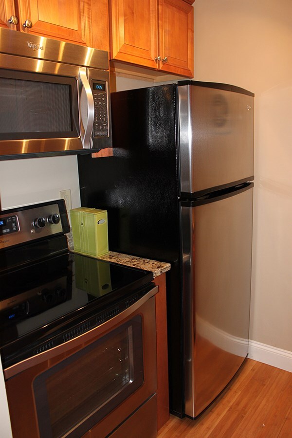 100 Circle Rd unit 2, Manchester, NH 03103 - photo 3
