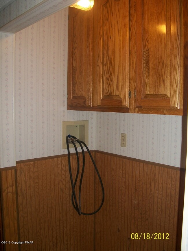 255 Bittenbender Dr, Stroudsburg, PA 18360 - photo 7