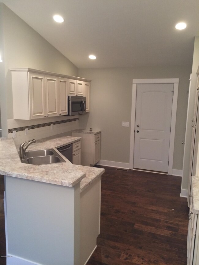 7098 N Crescent kitchen 2