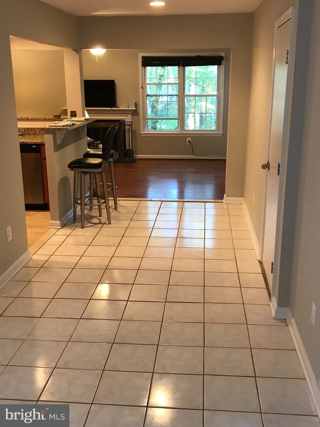 5933 First Landing Way unit 98, Burke, VA 22015 - photo 4