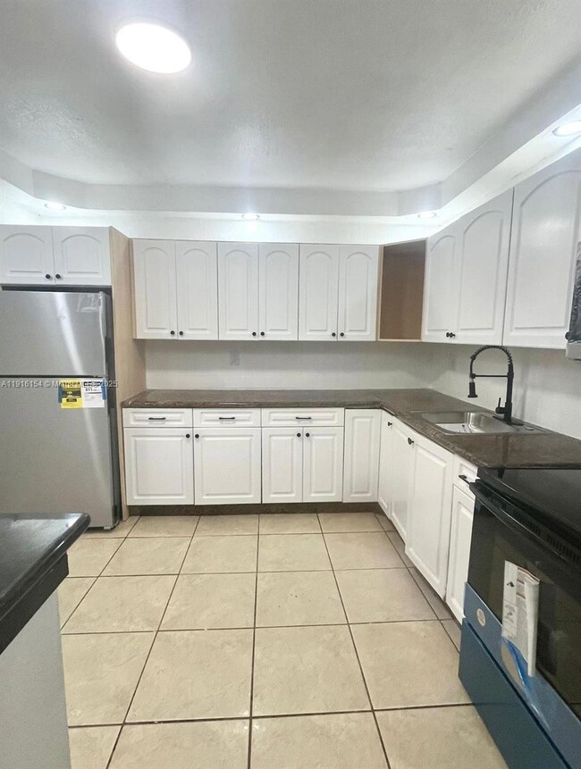 800 NE 199th St unit 106D, Miami, FL 33179 - photo 4