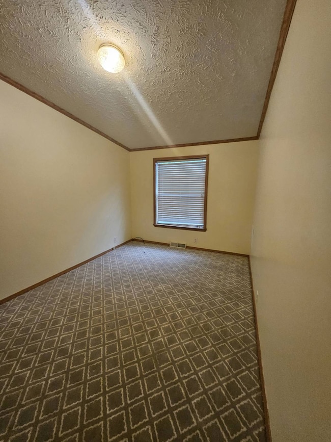 4740 Spring Creek Dr unit 134, Howell, MI 48843 - photo 3