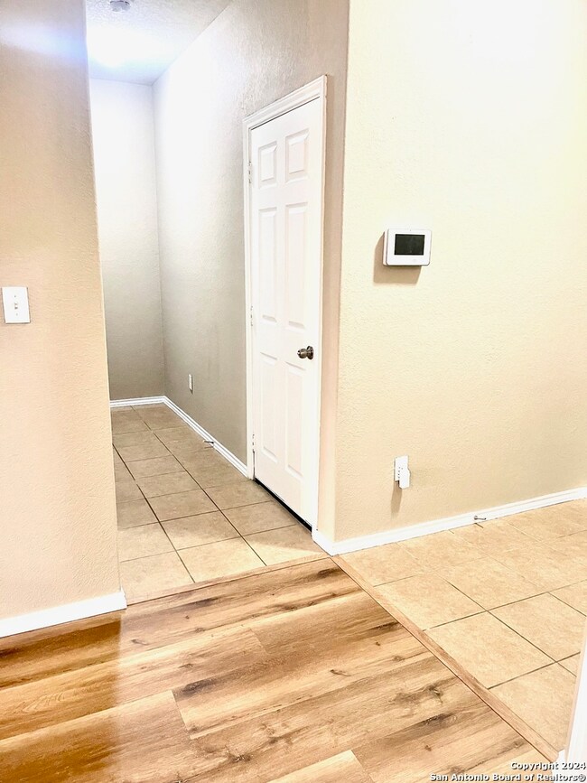 10107 Reyes Heights, San Antonio, TX 78254 - photo 5