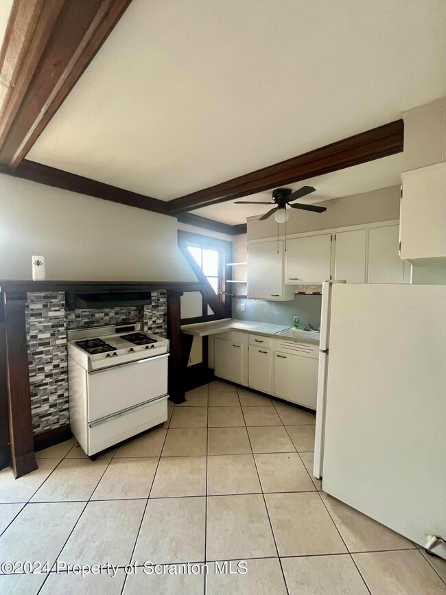 45 Pierce St unit 2, Kingston, PA 18704 - photo 5