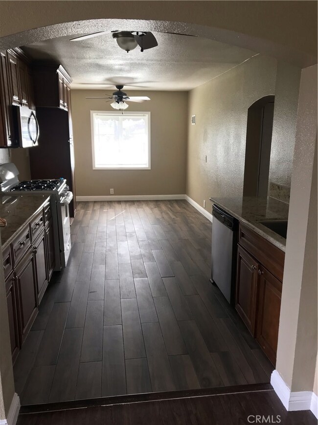 277 E 7th St, Upland, CA 91786 - photo 5