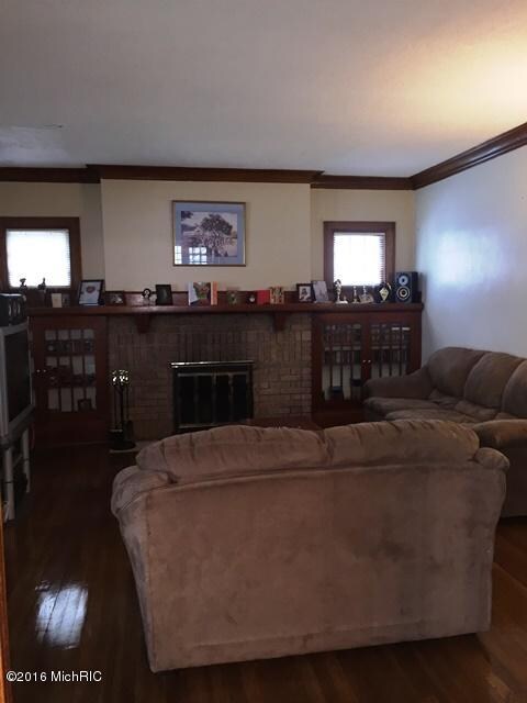 Living Room Photo 2