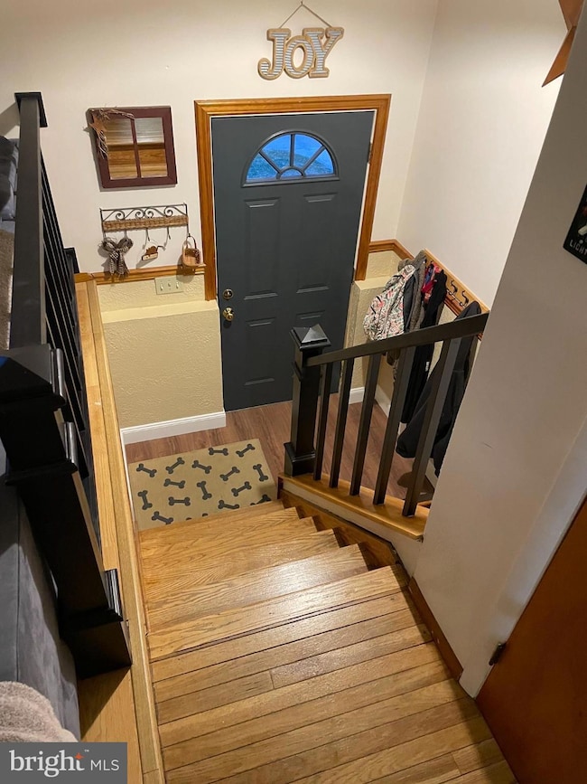 270 Canary Cir, York, PA 17404 - photo 2