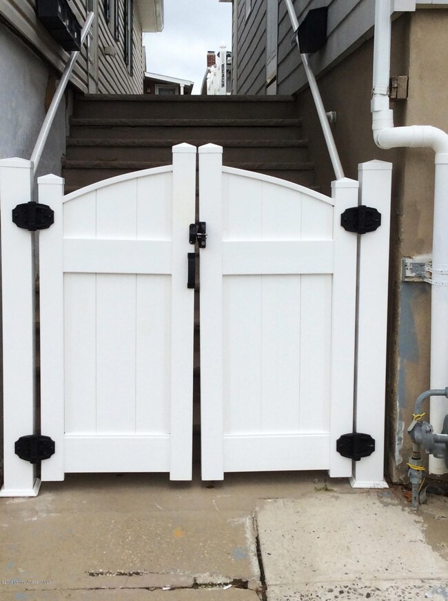 Private Gated Access from Street